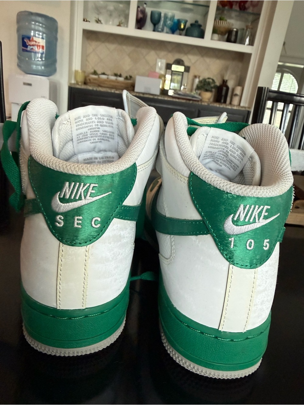 Nike White & Black Sneaker Interior Label Detail - Picture 4 of 7